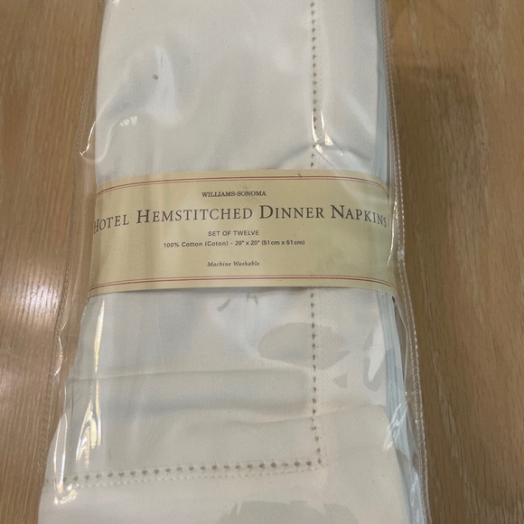 Williams Sonoma hotel hem stitched dinner napkins - Picture 1 of 1